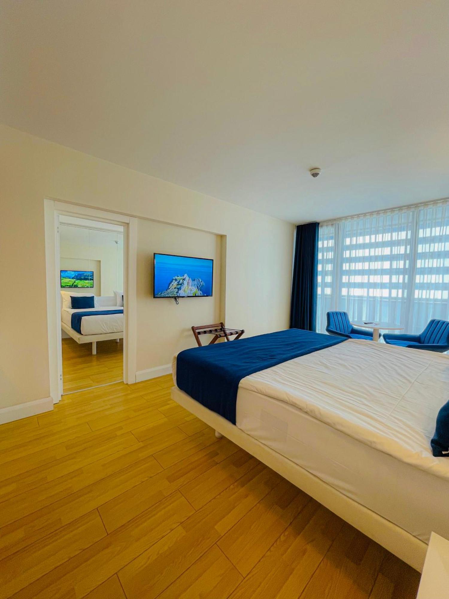 Luxury Batumi Hotel Extérieur photo