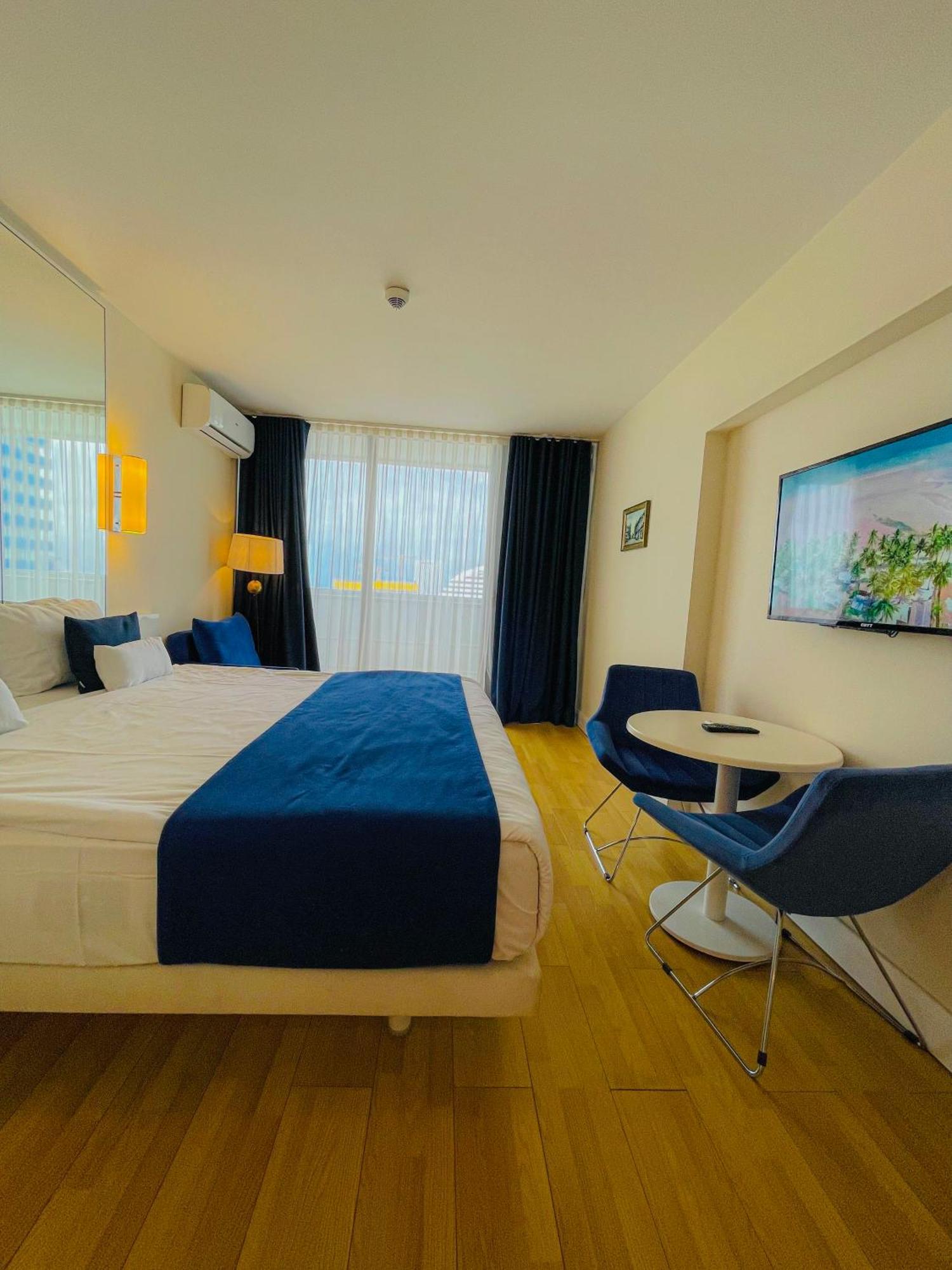 Luxury Batumi Hotel Extérieur photo