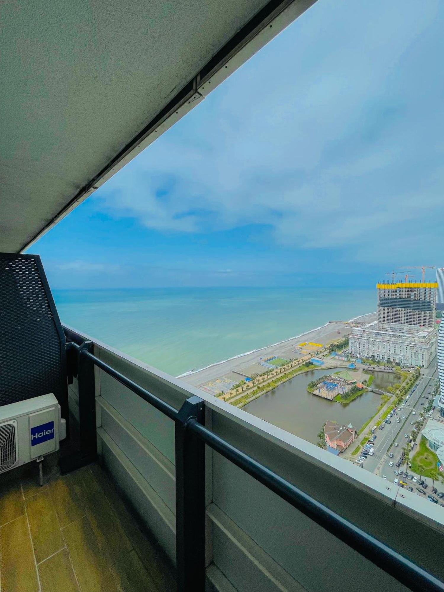 Luxury Batumi Hotel Extérieur photo