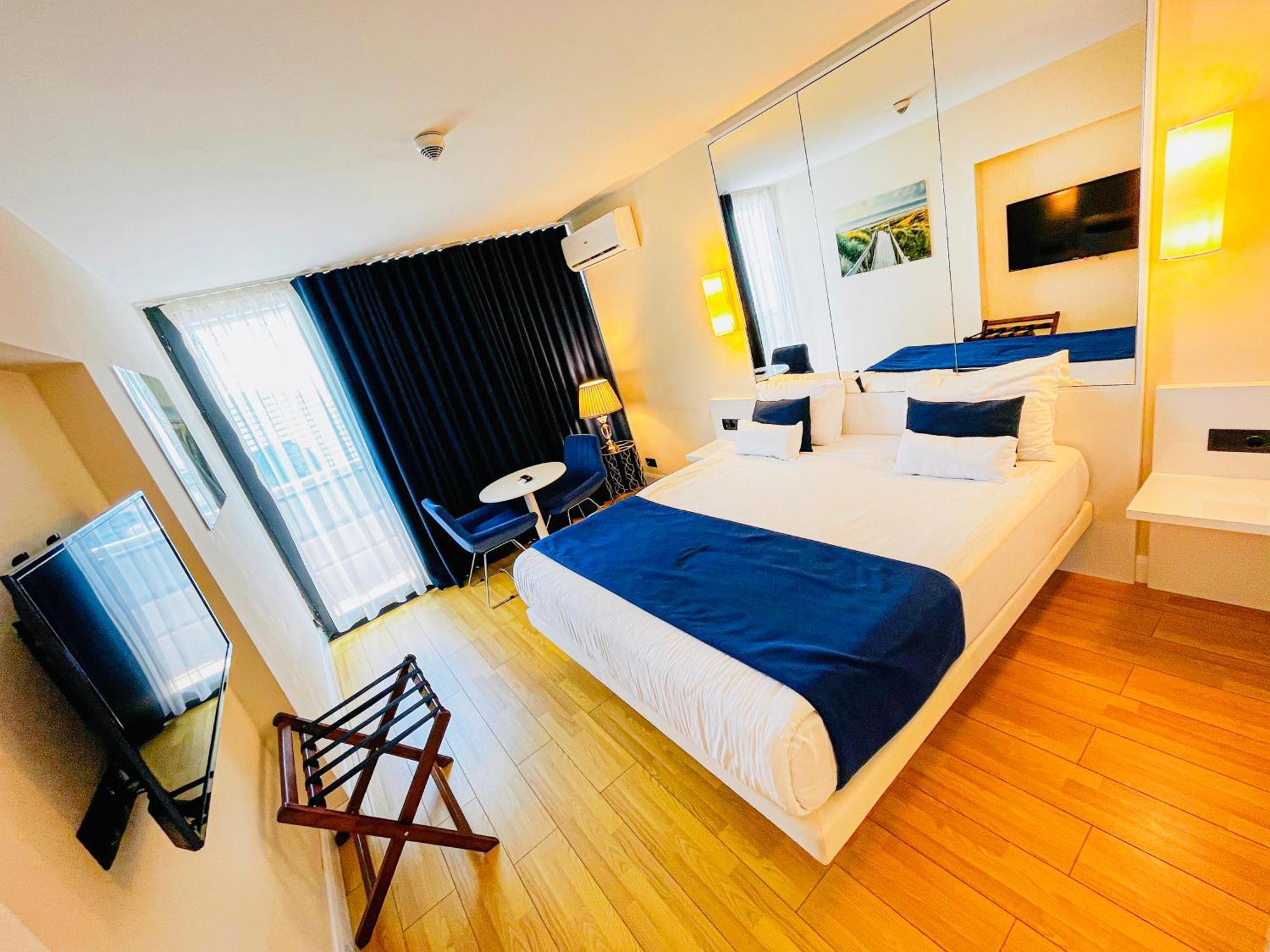 Luxury Batumi Hotel Extérieur photo