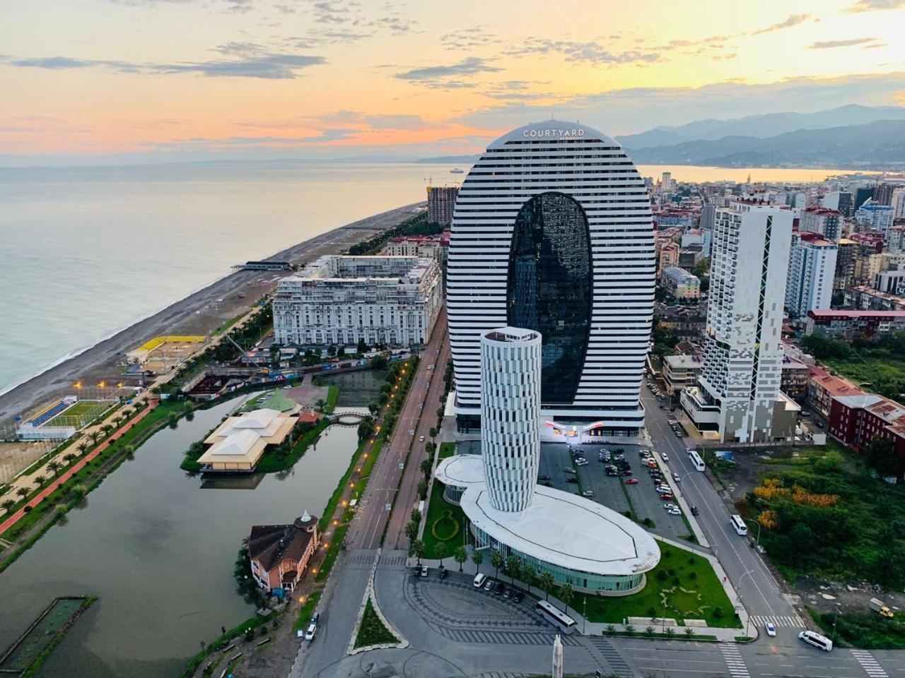 Luxury Batumi Hotel Extérieur photo