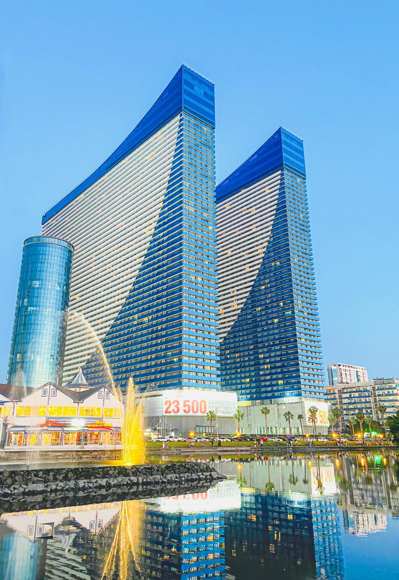 Luxury Batumi Hotel Extérieur photo