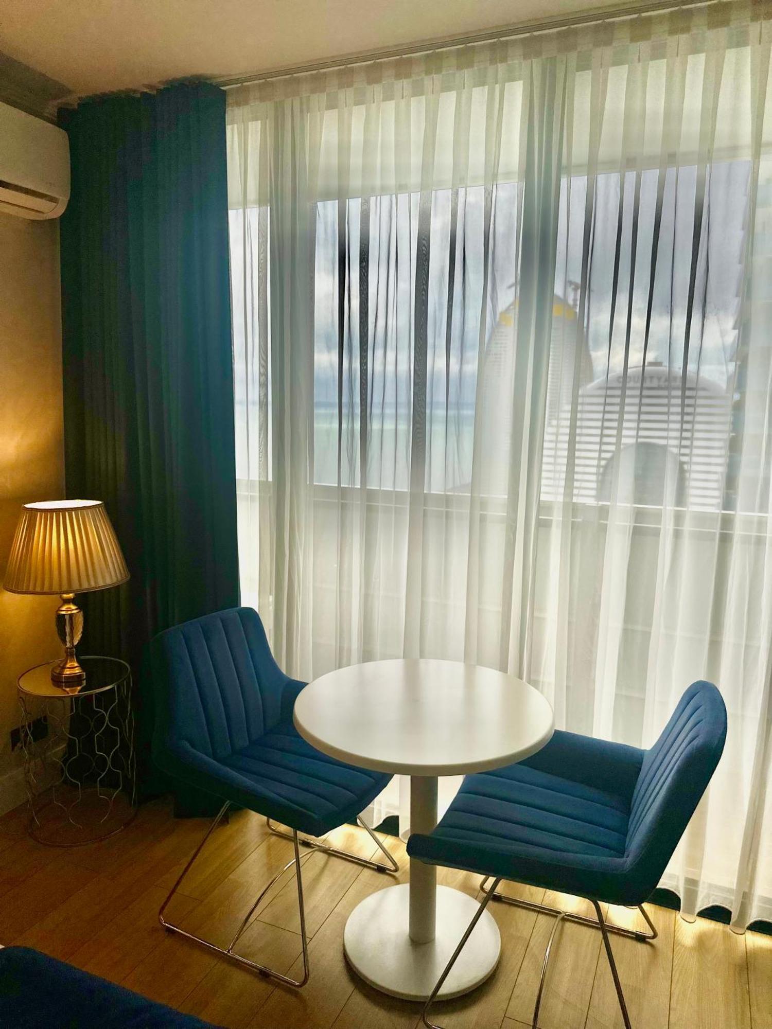 Luxury Batumi Hotel Extérieur photo