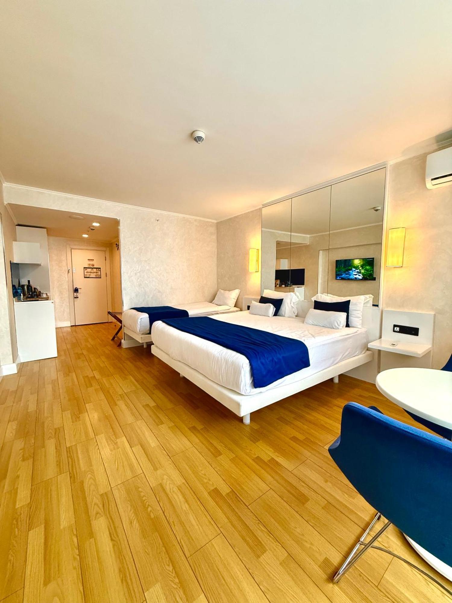 Luxury Batumi Hotel Extérieur photo